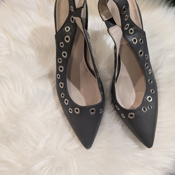 Elegant Dark Green Slingback Heels - Picture 3 of 3